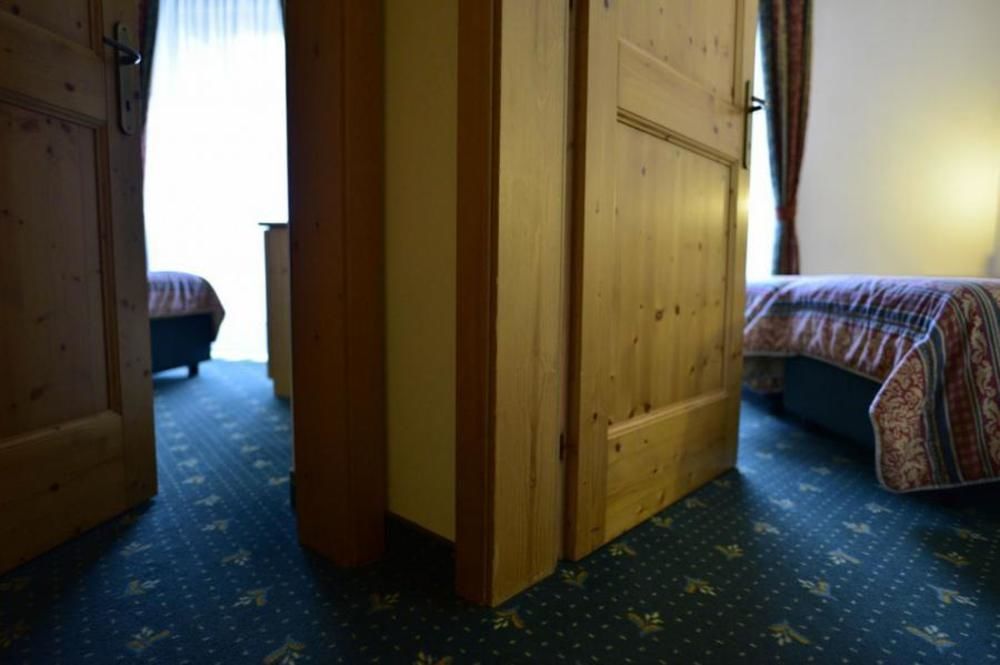 Alp Hotel Dolomiti 디마로 외부 사진