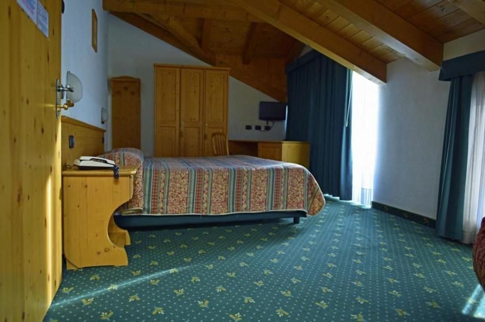 Alp Hotel Dolomiti 디마로 외부 사진