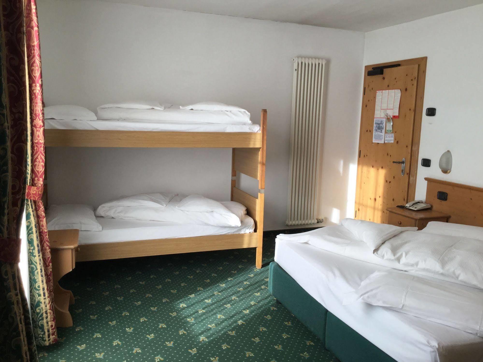 Alp Hotel Dolomiti 디마로 외부 사진