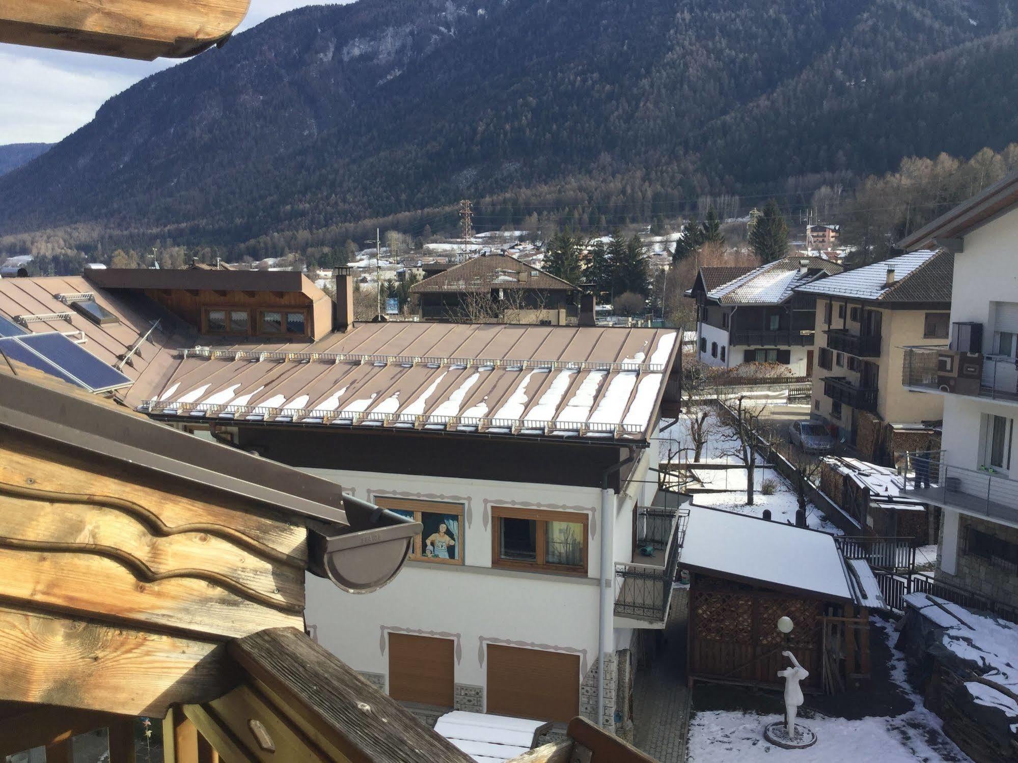 Alp Hotel Dolomiti 디마로 외부 사진