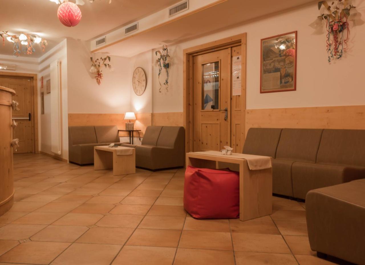 Alp Hotel Dolomiti 디마로 외부 사진